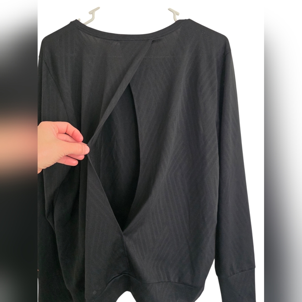 Brooks Black Crewneck Long-Sleeve Pullover With Peekaboo Back Size XL - Picture 3 of 6